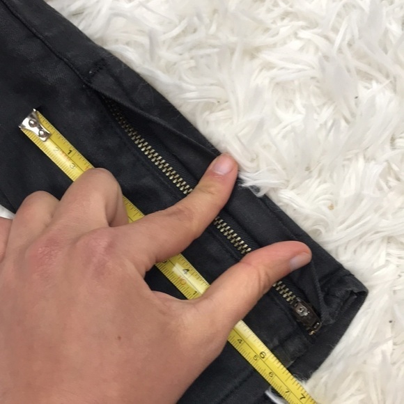 Rag & Bone Black Skinny Zipper Capri Jeans - Picture 11 of 12